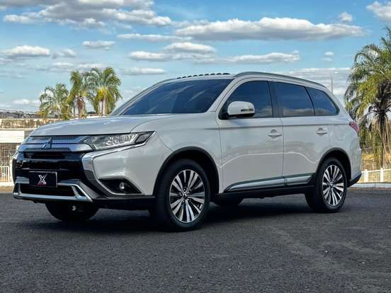 MITSUBISHI-OUTLANDER-2019