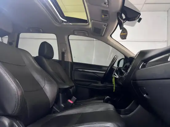 MITSUBISHI-OUTLANDER-3.0 GT 4X4 V6 24V GASOLINA 4P AUTOMÁTICO MITSUBISHI-OUTLANDER-2016
