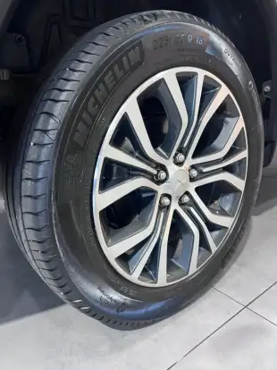 MITSUBISHI-OUTLANDER-2016