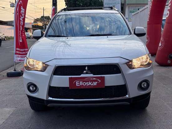 MITSUBISHI-OUTLANDER-3.0 4X4 V6 24V GASOLINA 4P AUTOMÁTICO MITSUBISHI-OUTLANDER-2011