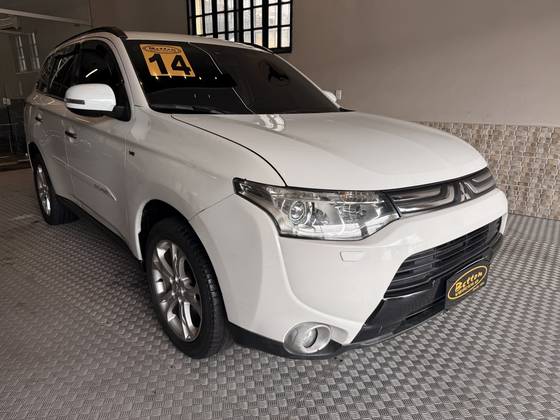 MITSUBISHI OUTLANDER 3.0 GT 4X4 V6 24V GASOLINA 4P AUTOMÁTICO