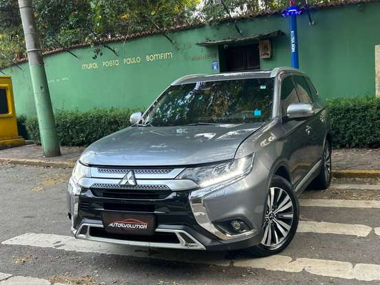 MITSUBISHI-OUTLANDER-2018