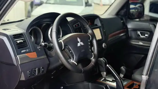 MITSUBISHI-PAJERO FULL-2011