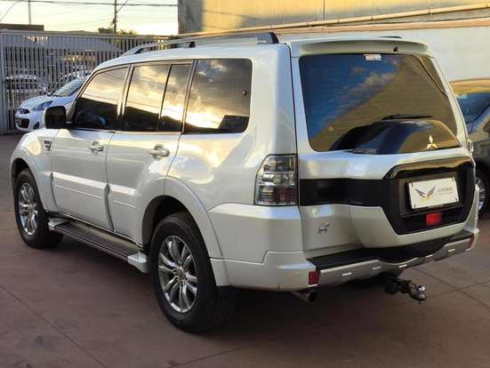 MITSUBISHI-PAJERO FULL-3.2 HPE 4X4 16V TURBO INTERCOOLER DIESEL 4P AUTOMÁTICO MITSUBISHI-PAJERO FULL-2015