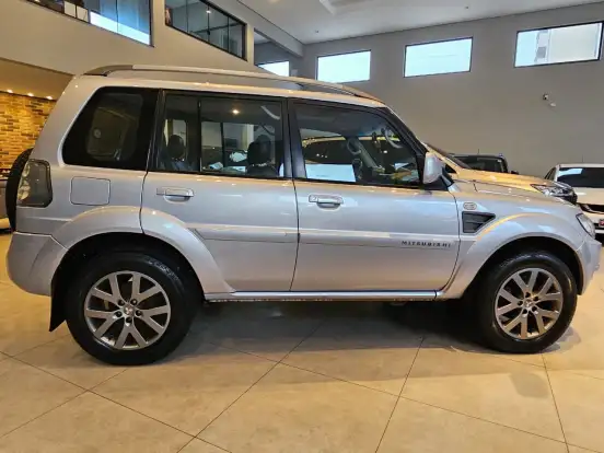 MITSUBISHI-PAJERO TR4-2.0 4X2 16V 140CV FLEX 4P AUTOMÁTICO MITSUBISHI-PAJERO TR4-2014