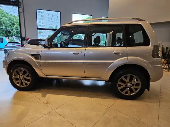 MITSUBISHI-PAJERO TR4-2.0 4X2 16V 140CV FLEX 4P AUTOMÁTICO MITSUBISHI-PAJERO TR4-2014