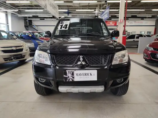 MITSUBISHI-PAJERO TR4-2.0 4X4 16V 140CV FLEX 4P AUTOMÁTICO MITSUBISHI-PAJERO TR4-2013
