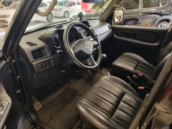 MITSUBISHI-PAJERO TR4-2.0 4X4 16V 140CV FLEX 4P AUTOMÁTICO MITSUBISHI-PAJERO TR4-2013