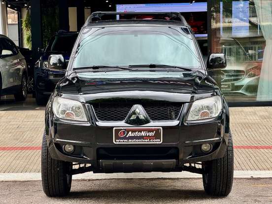 MITSUBISHI-PAJERO TR4-2011