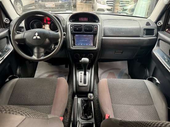 MITSUBISHI-PAJERO TR4-2011