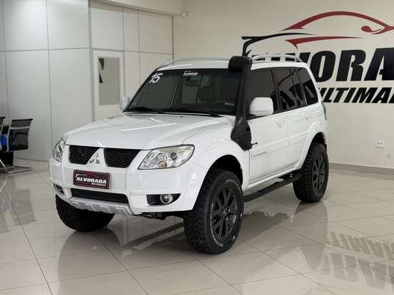 MITSUBISHI-PAJERO TR4-2.0 4X4 16V 140CV FLEX 4P AUTOMÁTICO MITSUBISHI-PAJERO TR4-2014