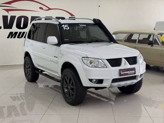 MITSUBISHI-PAJERO TR4-2.0 4X4 16V 140CV FLEX 4P AUTOMÁTICO MITSUBISHI-PAJERO TR4-2014
