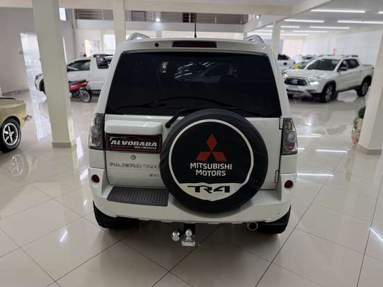 MITSUBISHI-PAJERO TR4-2.0 4X4 16V 140CV FLEX 4P AUTOMÁTICO MITSUBISHI-PAJERO TR4-2014