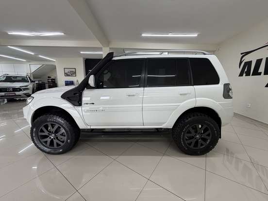 MITSUBISHI-PAJERO TR4-2.0 4X4 16V 140CV FLEX 4P AUTOMÁTICO MITSUBISHI-PAJERO TR4-2014