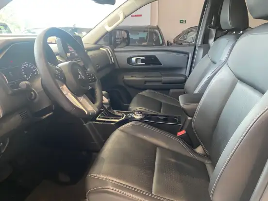 MITSUBISHI-TRITON-2.4 BITURBO DIESEL CD HPE-S 4X4 AUTOMÁTICO MITSUBISHI-TRITON-2025