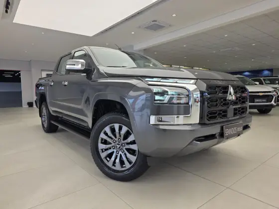 MITSUBISHI TRITON 2.4 BITURBO DIESEL CD HPE-S 4X4 AUTOMÁTICO