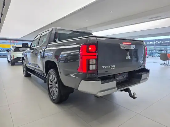 MITSUBISHI-TRITON-2.4 BITURBO DIESEL CD HPE-S 4X4 AUTOMÁTICO MITSUBISHI-TRITON-2025