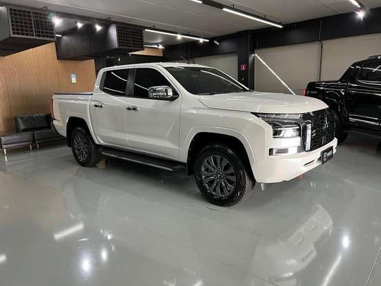 MITSUBISHI-TRITON-2026