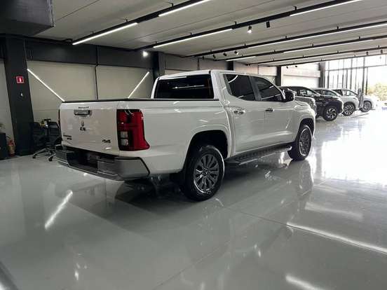 MITSUBISHI-TRITON-2026