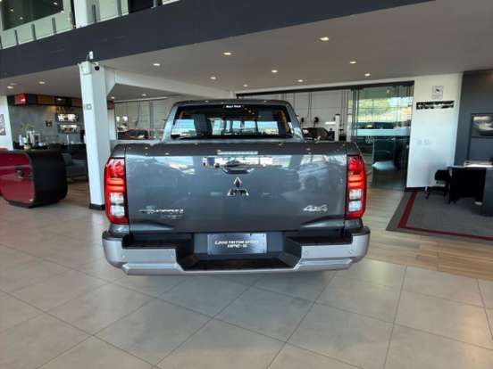 MITSUBISHI-TRITON-2.4 BITURBO DIESEL CD HPE-S 4X4 AUTOMÁTICO MITSUBISHI-TRITON-2027
