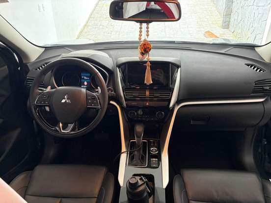MITSUBISHI-ECLIPSE CROSS-1.5 MIVEC TURBO GASOLINA HPE-S S-AWC CVT MITSUBISHI-ECLIPSE CROSS-2024