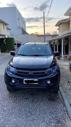 MITSUBISHI L200 TRITON 2.4 16V TURBO DIESEL SPORT HPE-S CD 4P 4X4 AUTOMÁTICO