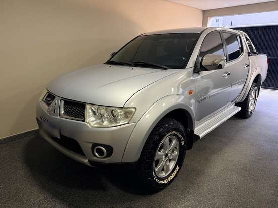 MITSUBISHI-L200 TRITON-3.5 HPE 4X4 CD V6 24V FLEX 4P AUTOMÁTICO MITSUBISHI-L200 TRITON-2013