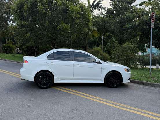 MITSUBISHI-LANCER-2.0 GT 16V GASOLINA 4P AUTOMÁTICO MITSUBISHI-LANCER-2014