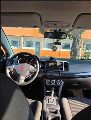 MITSUBISHI-LANCER-2015