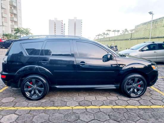 MITSUBISHI-OUTLANDER-2011