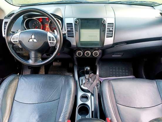 MITSUBISHI-OUTLANDER-2.0 16V GASOLINA 4P AUTOMÁTICO MITSUBISHI-OUTLANDER-2011