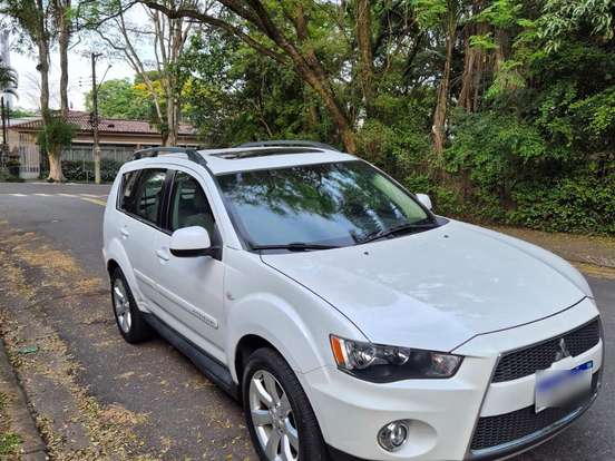MITSUBISHI-OUTLANDER-3.0 GT 4X4 V6 24V GASOLINA 4P AUTOMÁTICO MITSUBISHI-OUTLANDER-2011