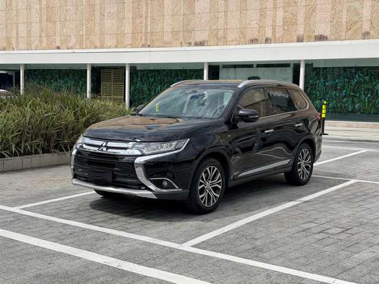 MITSUBISHI-OUTLANDER-3.0 GT 4X4 V6 24V GASOLINA 4P AUTOMÁTICO MITSUBISHI-OUTLANDER-2018