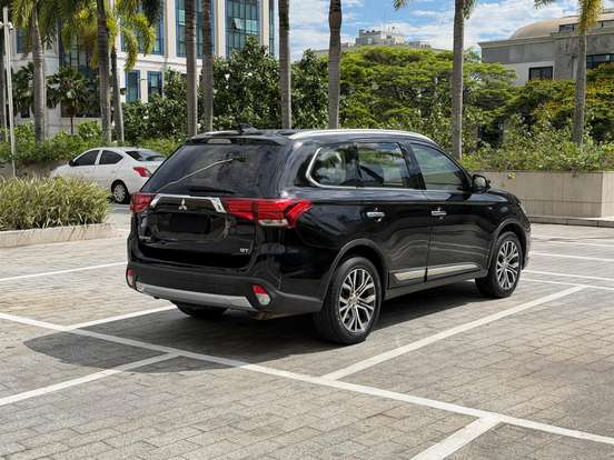 MITSUBISHI-OUTLANDER-3.0 GT 4X4 V6 24V GASOLINA 4P AUTOMÁTICO MITSUBISHI-OUTLANDER-2018
