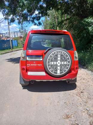 MITSUBISHI-PAJERO-2009