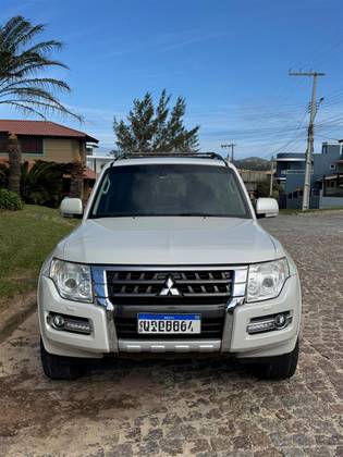 MITSUBISHI PAJERO 3.2 HPE 4X4 7 LUGARES 16V TURBO INTERCOOLER DIESEL 4P AUTOMÁTICO