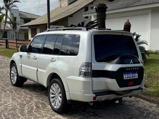 MITSUBISHI-PAJERO-3.2 HPE 4X4 7 LUGARES 16V TURBO INTERCOOLER DIESEL 4P AUTOMÁTICO MITSUBISHI-PAJERO-2016