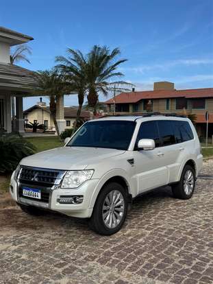 MITSUBISHI-PAJERO-2016