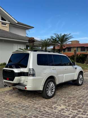 MITSUBISHI-PAJERO-2016
