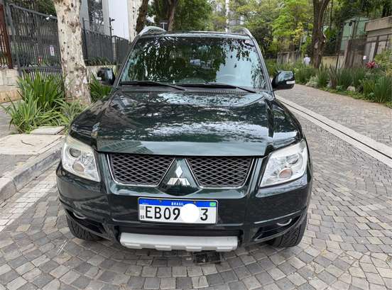 MITSUBISHI-PAJERO TR4-2.0 4X4 16V 140CV FLEX 4P AUTOMÁTICO MITSUBISHI-PAJERO TR4-2013
