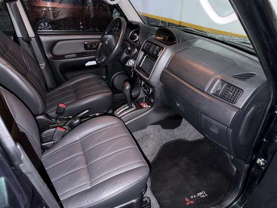 MITSUBISHI-PAJERO TR4-2013