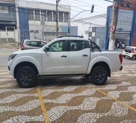 NISSAN-FRONTIER-2021