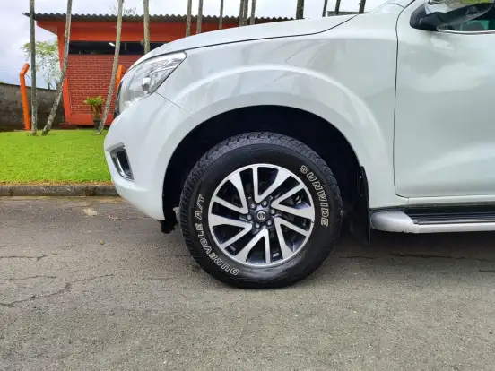 NISSAN-FRONTIER-2.3 16V TURBO DIESEL LE CD 4X4 AUTOMÁTICO NISSAN-FRONTIER-2018