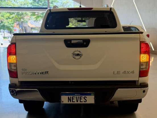 NISSAN-FRONTIER-2.3 16V TURBO DIESEL LE CD 4X4 AUTOMÁTICO NISSAN-FRONTIER-2018