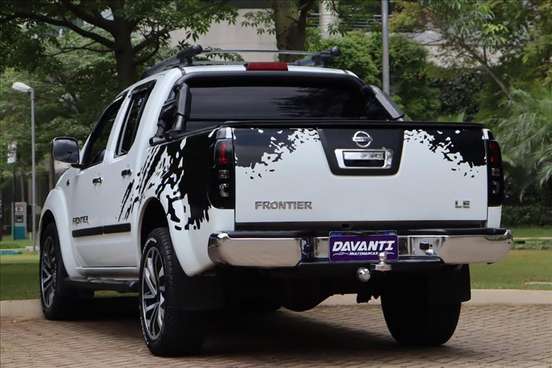 NISSAN-FRONTIER-2012
