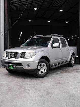 NISSAN FRONTIER 2.5 LE 4X4 CD TURBO ELETRONIC DIESEL 4P AUTOMÁTICO