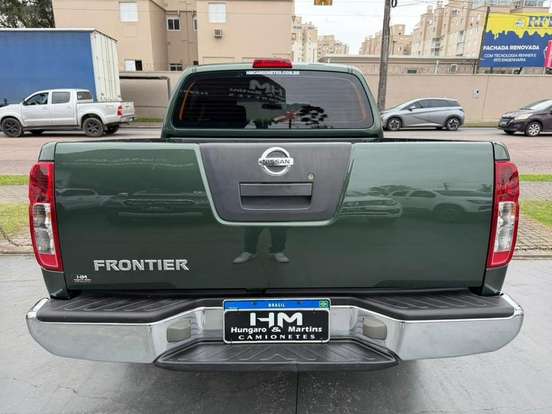 NISSAN-FRONTIER-2015