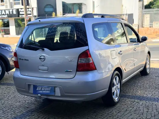 NISSAN-GRAND LIVINA-1.8 SL 16V FLEX 4P AUTOMÁTICO NISSAN-GRAND LIVINA-2011