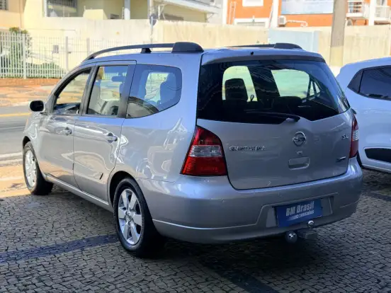 NISSAN-GRAND LIVINA-1.8 SL 16V FLEX 4P AUTOMÁTICO NISSAN-GRAND LIVINA-2011
