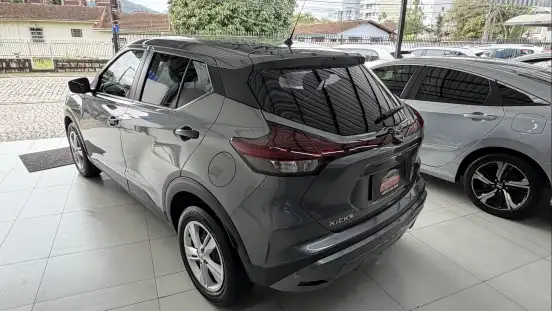 NISSAN-KICKS-2023